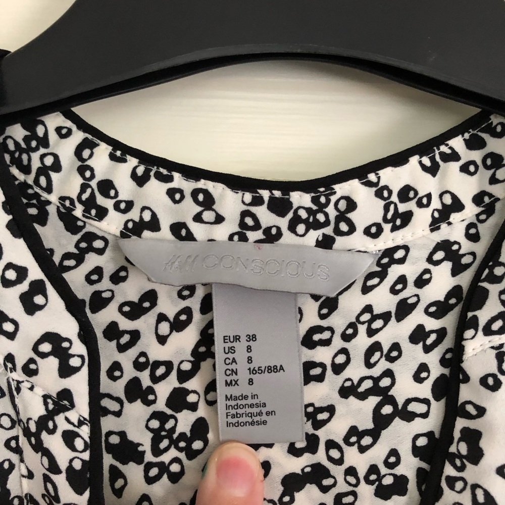 Chiffon Henley Top - Picture 2 of 5